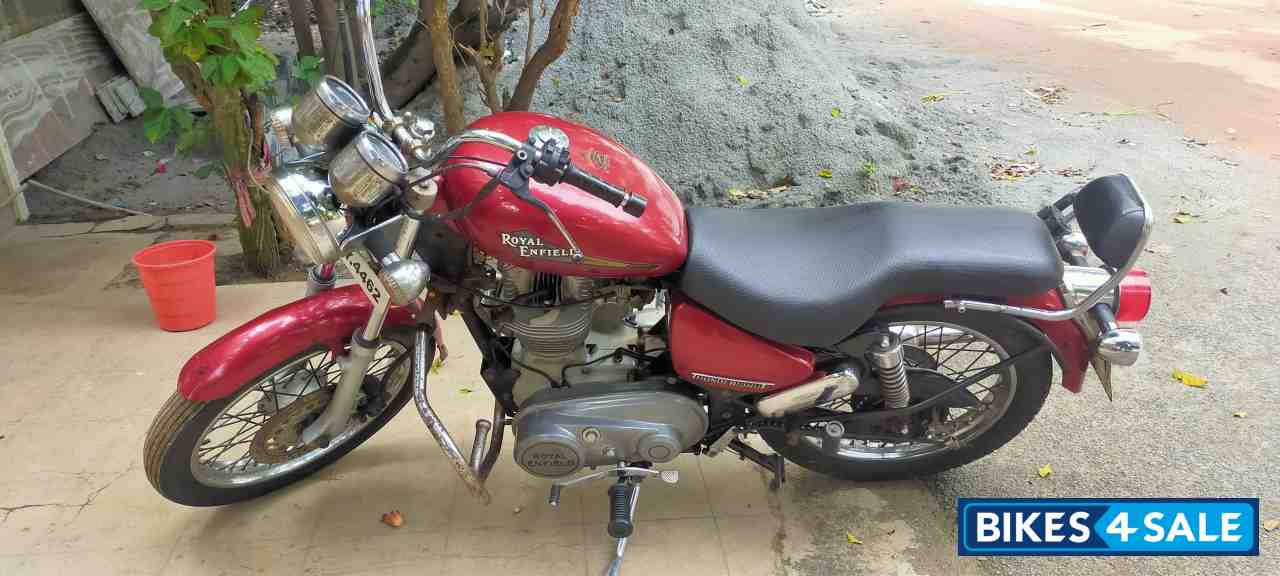 Red Royal Enfield Thunderbird 350 Red Royal Enfield Thunderbird 350