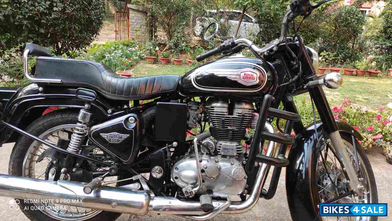 Black Royal Enfield Bullet Standard 500