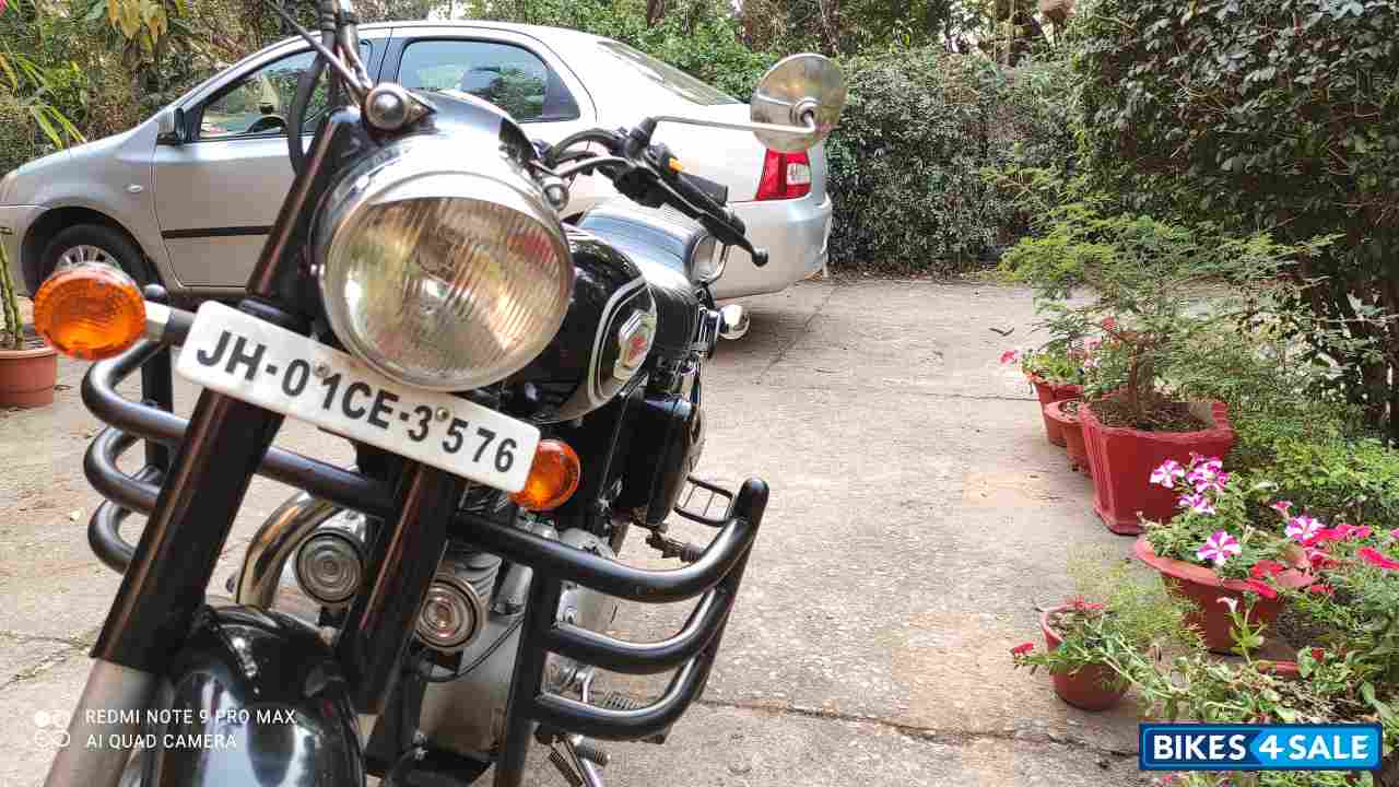 Black Royal Enfield Bullet Standard 500