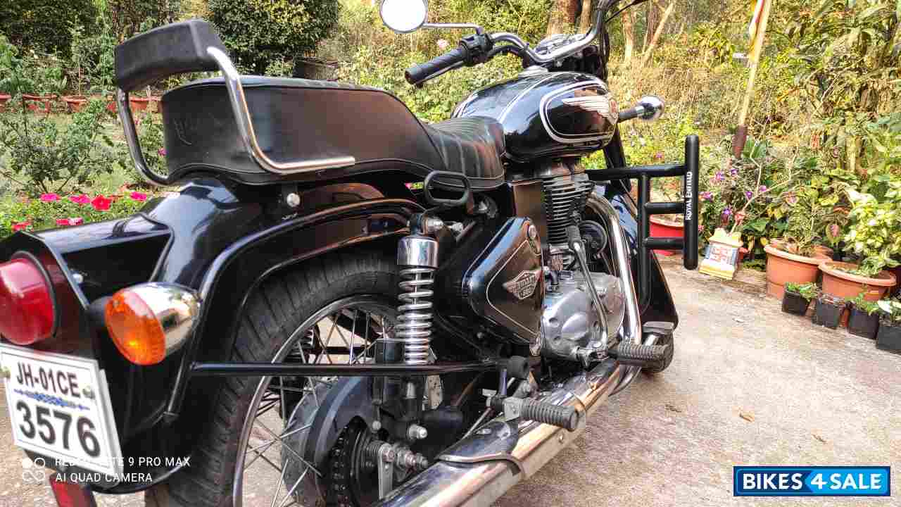 Black Royal Enfield Bullet Standard 500
