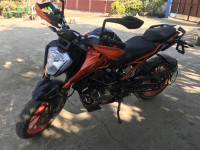 Orange KTM Duke 200