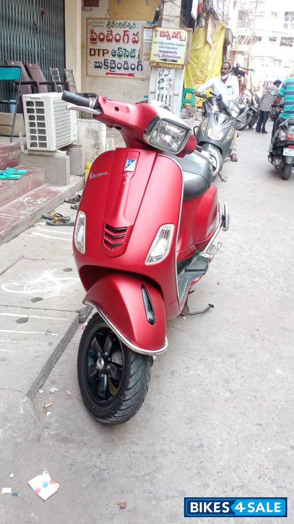 Matte Red Vespa SXL 125