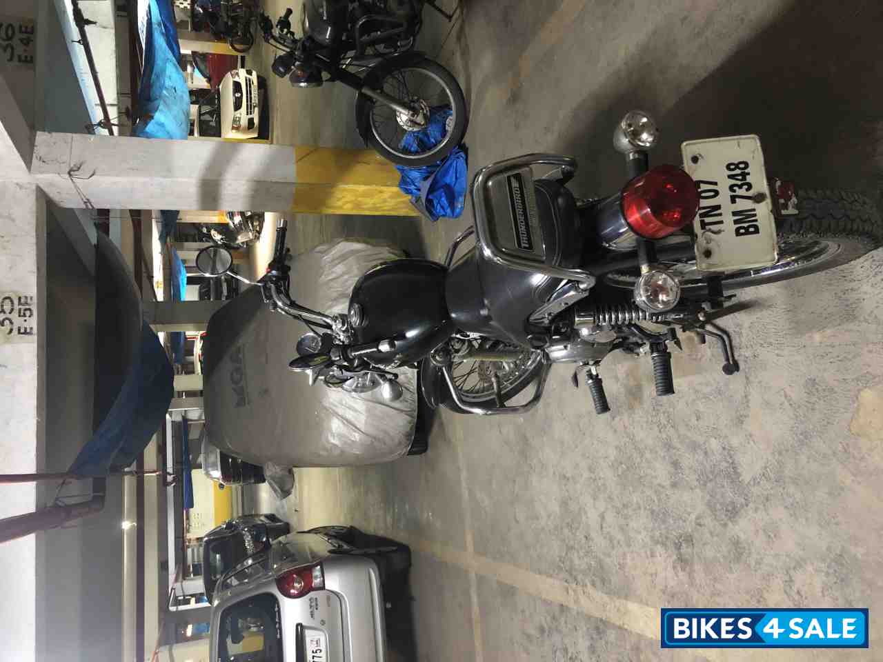 Black Royal Enfield Thunderbird 350