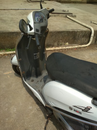 White Honda Activa i
