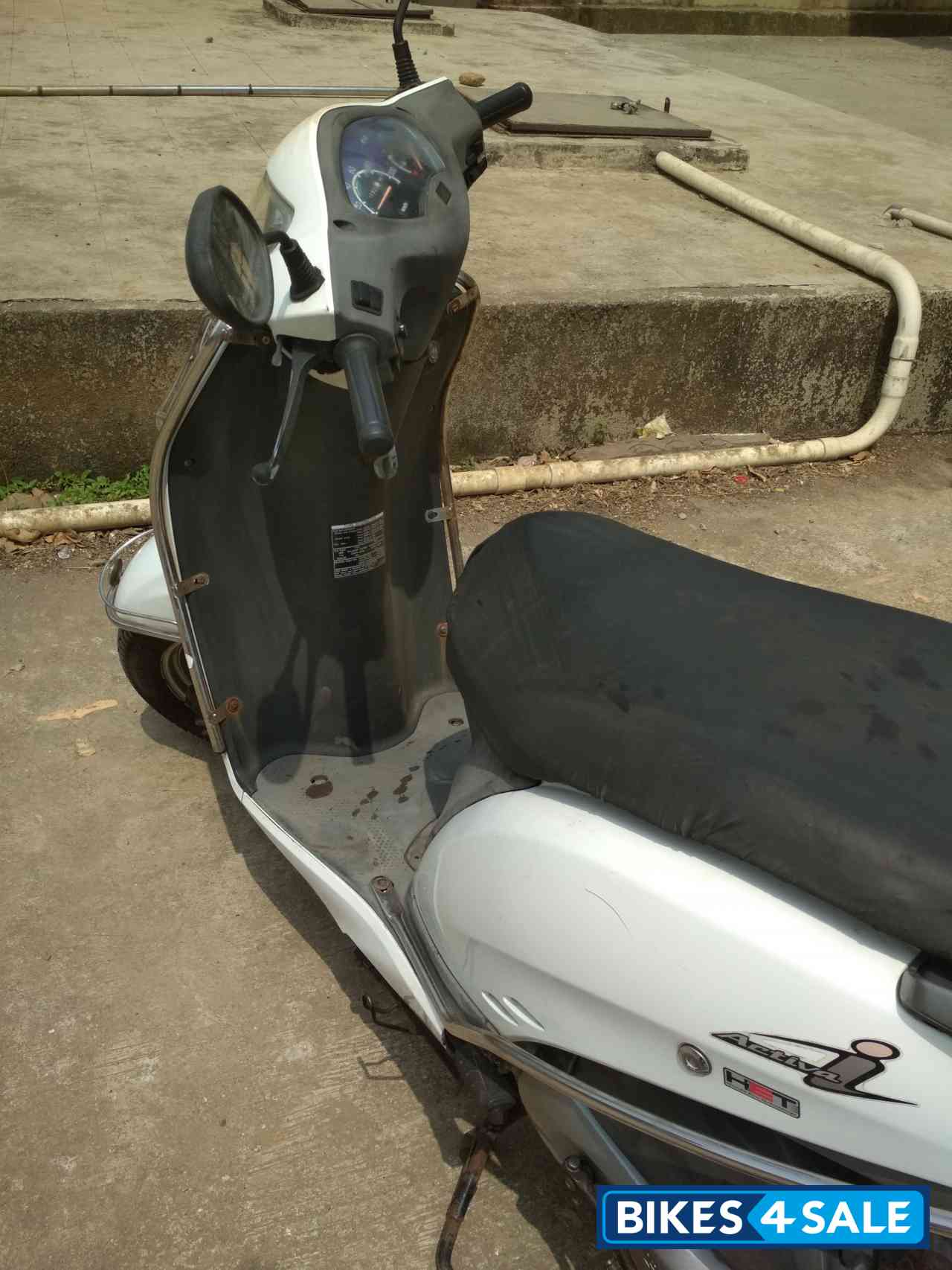 White Honda Activa i