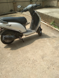 White Honda Activa i