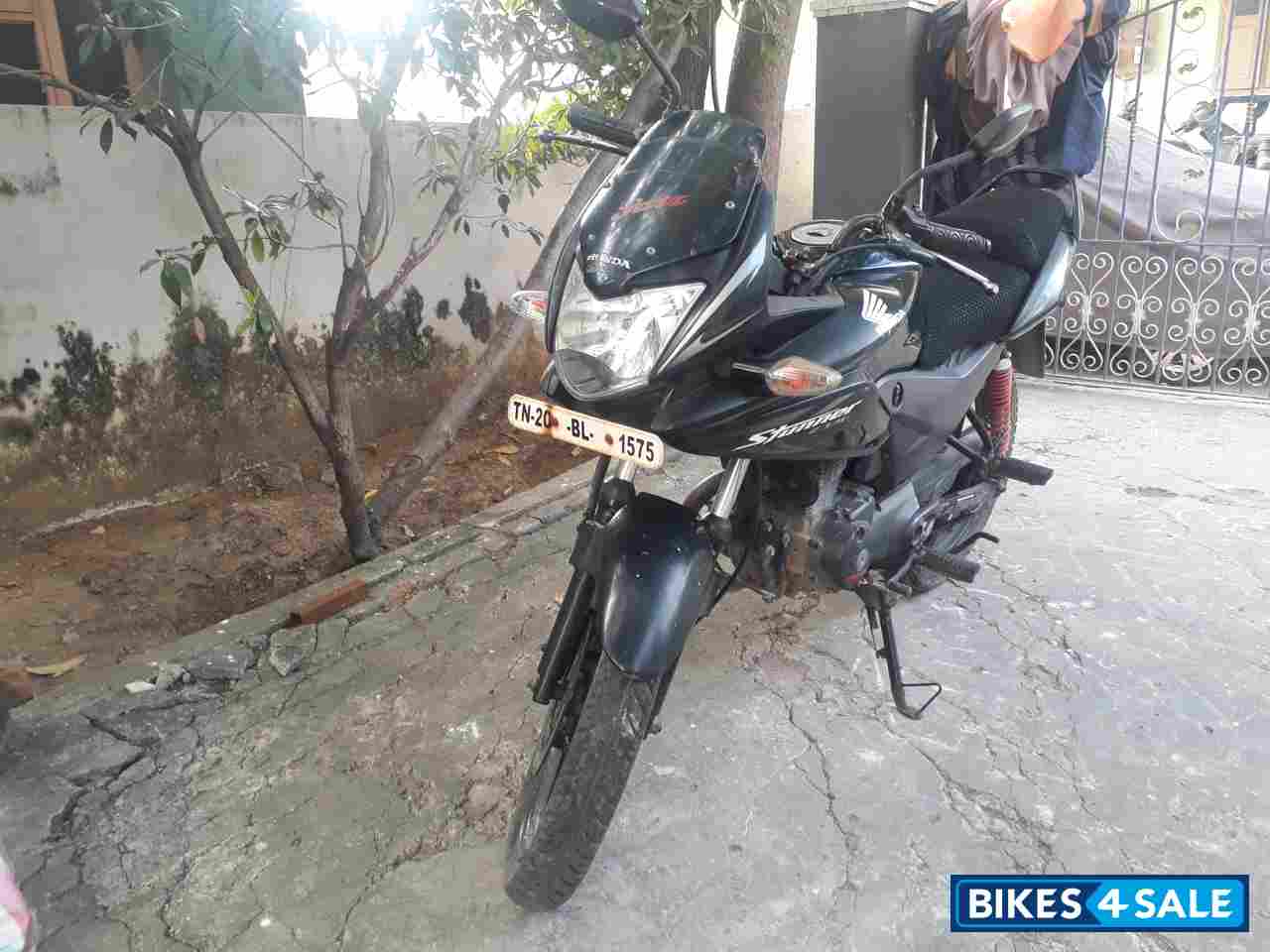 Black Honda CBF Stunner