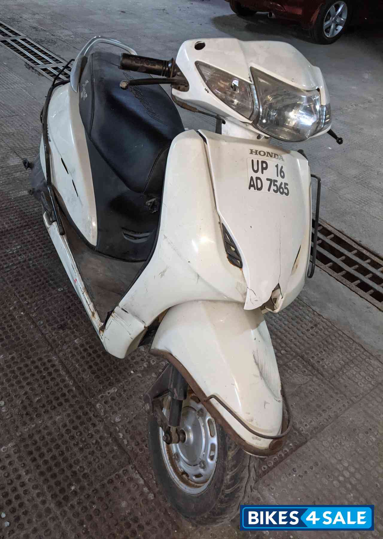 White Honda Activa White Honda Activa