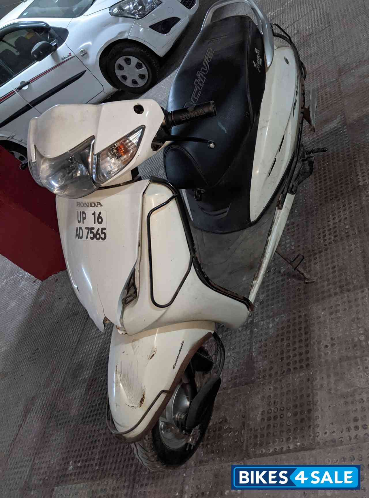 White Honda Activa