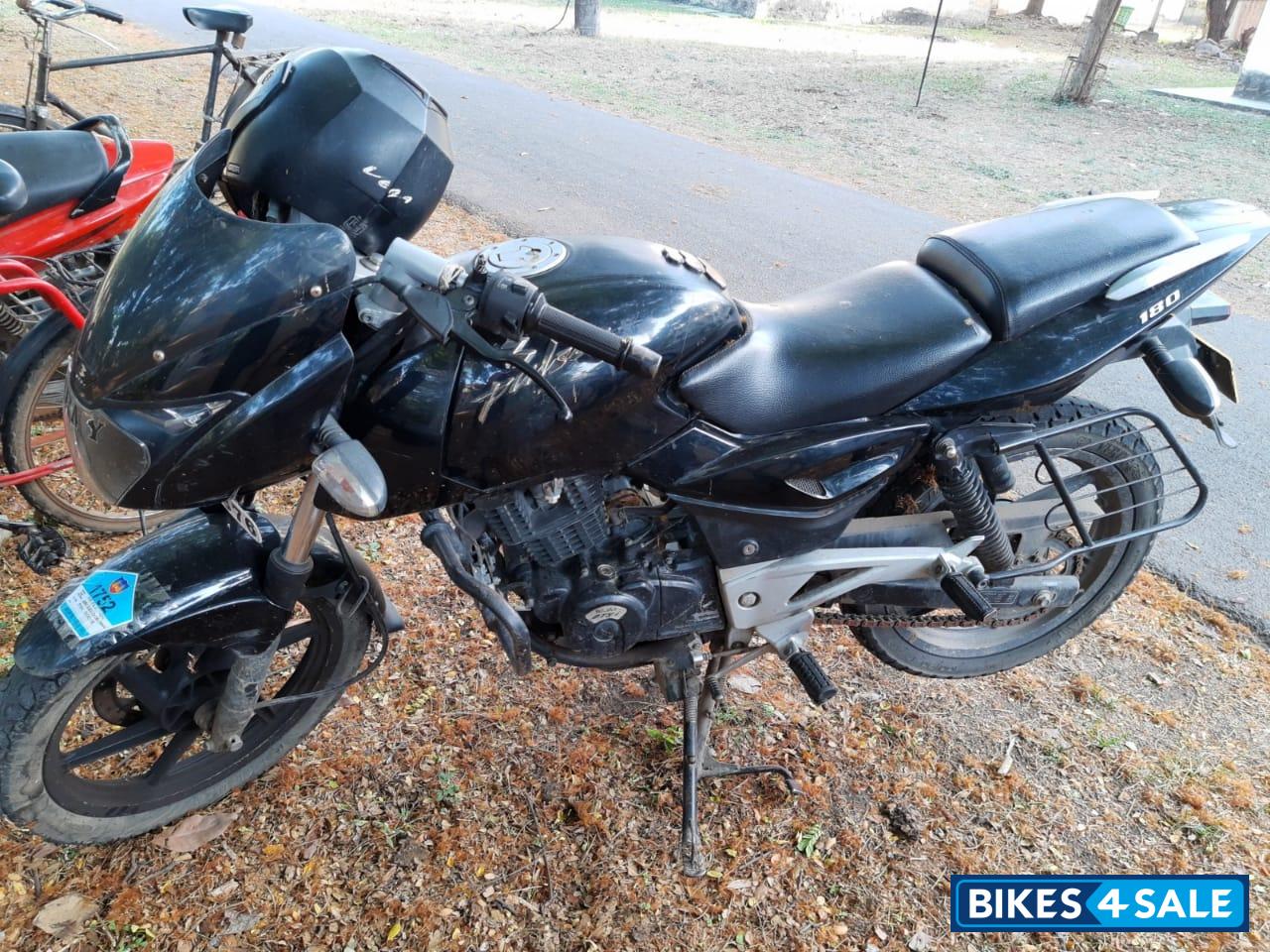 Bajaj Pulsar 180