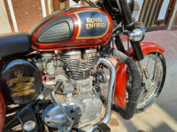 Chestnut Royal Enfield Classic 350