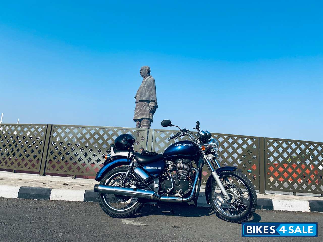 Marine Blue Royal Enfield Thunderbird 350