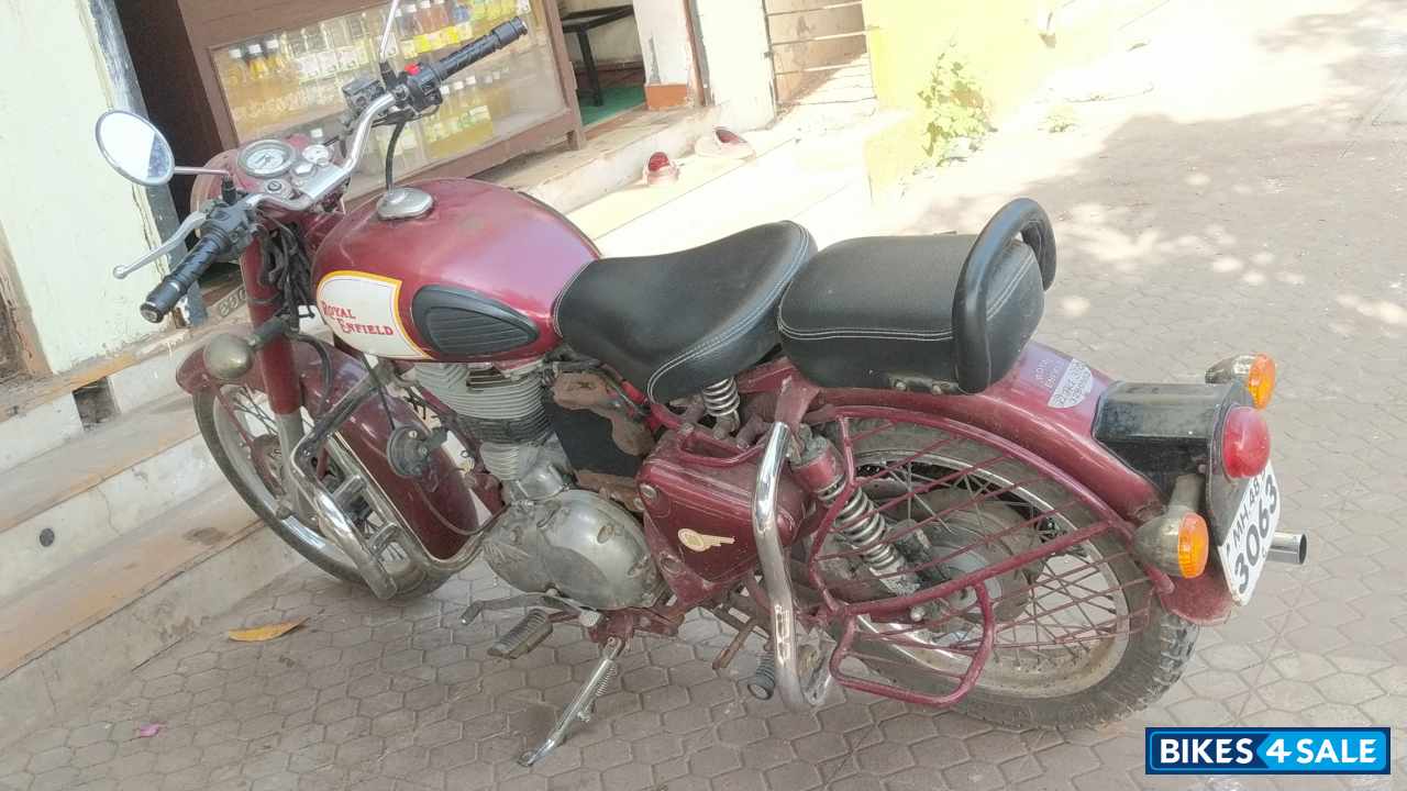 Maroon Royal Enfield Classic 500