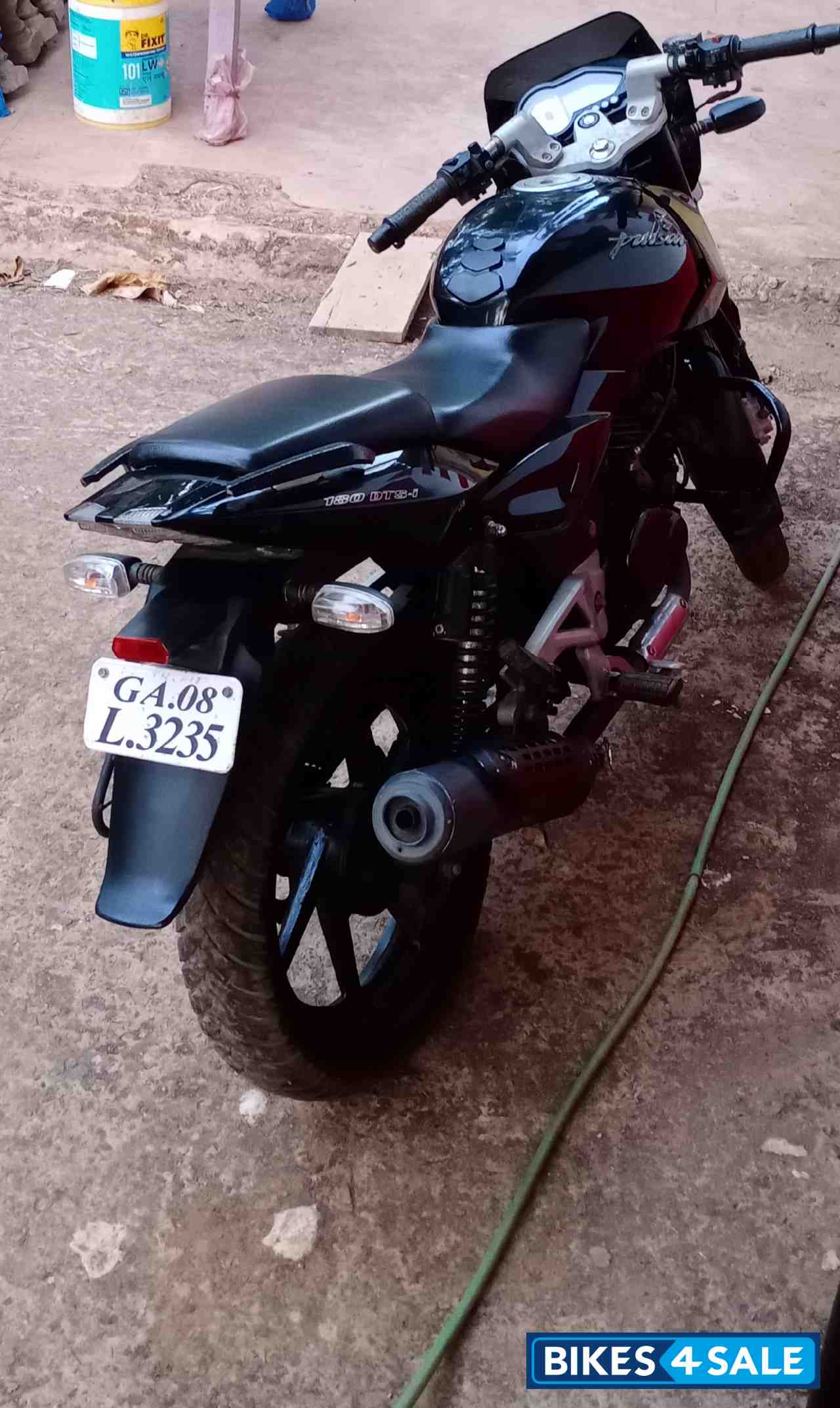 Black Bajaj Pulsar 180 DTSi