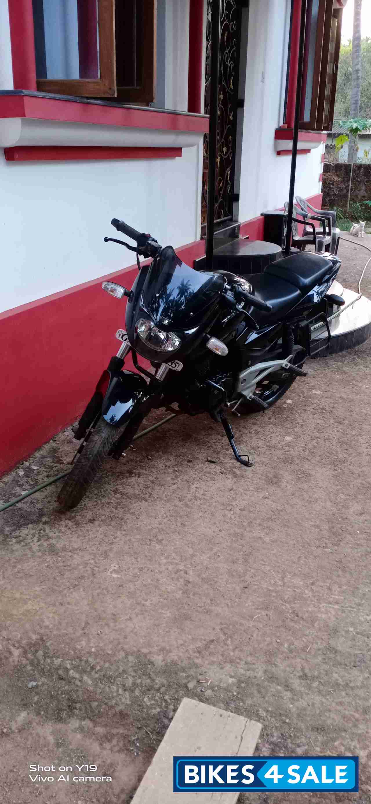 Black Bajaj Pulsar 180 DTSi