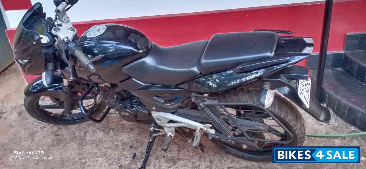 Black Bajaj Pulsar 180 DTSi