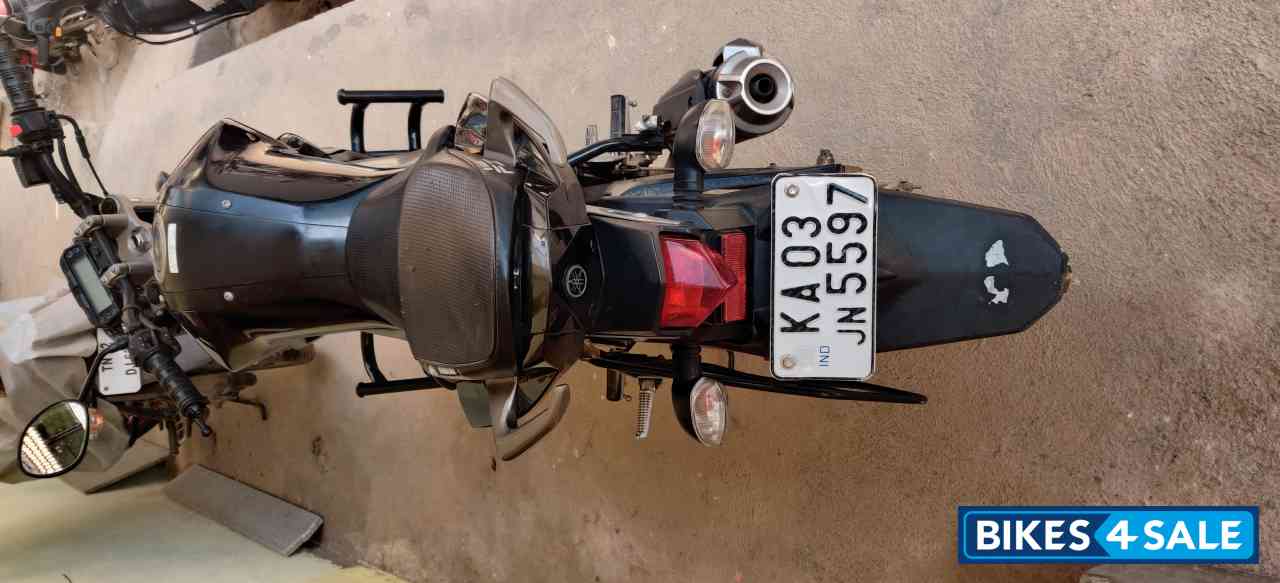 Black Yamaha FZ FI V2