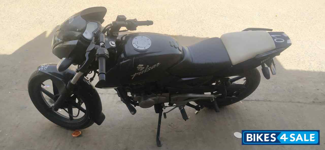 Black Bajaj Pulsar 180 DTSi