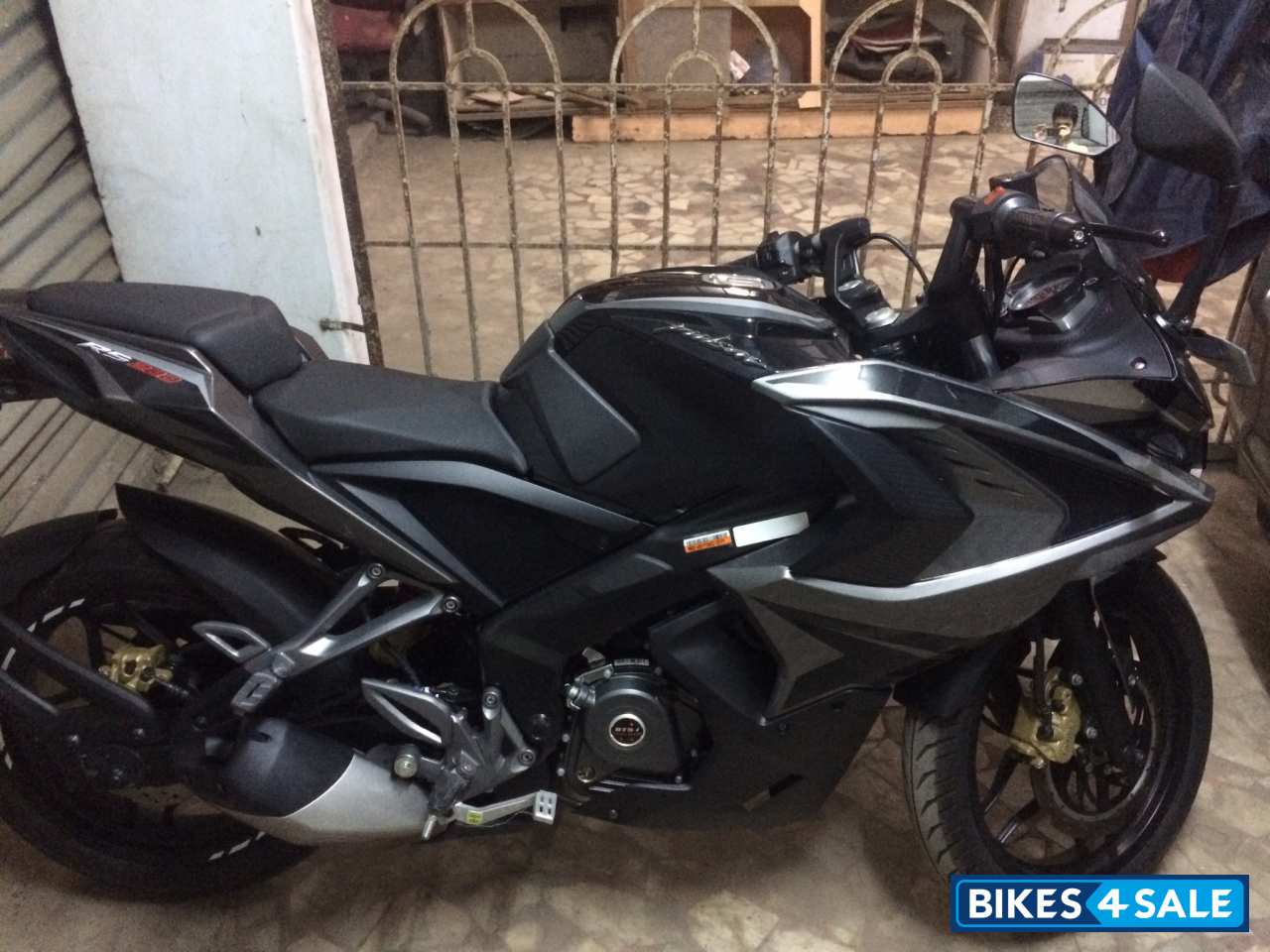 Bajaj Pulsar RS 200