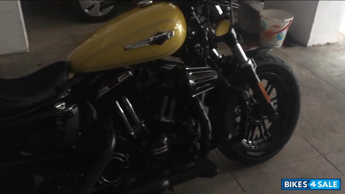 Corona Yellow Harley Davidson Forty-Eight