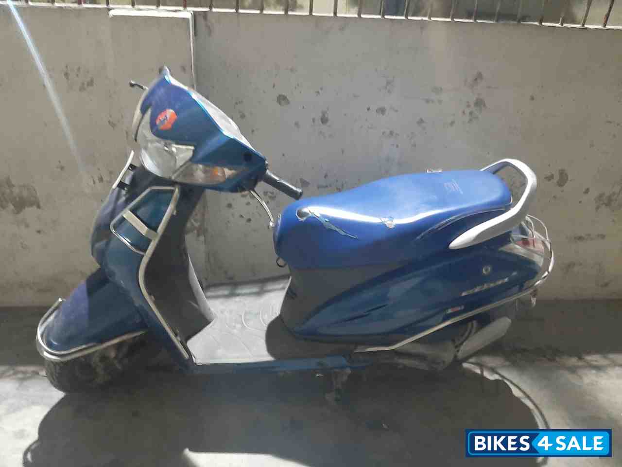 Blue Honda Activa 3G