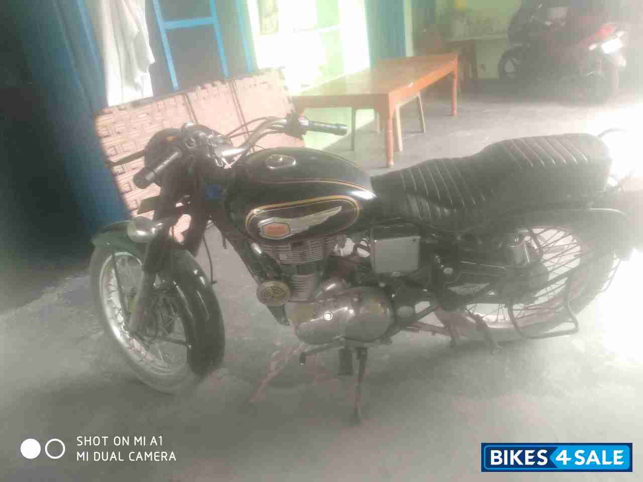 Black Royal Enfield Bullet Standard 350