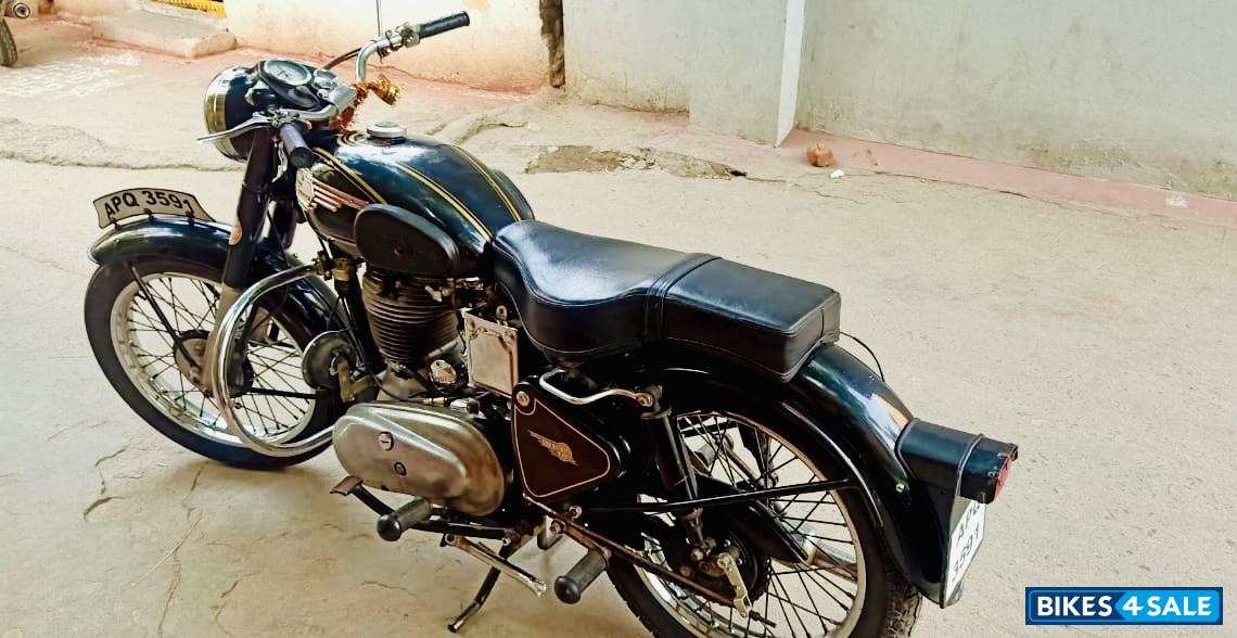 Black Royal Enfield Bullet 350