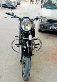 Black Royal Enfield Bullet 350
