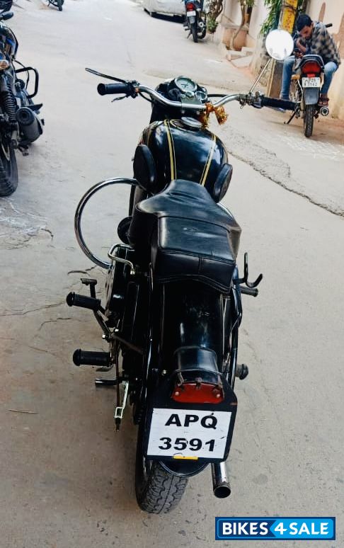 Black Royal Enfield Bullet 350