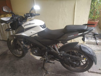 White Bajaj Pulsar 200 NS