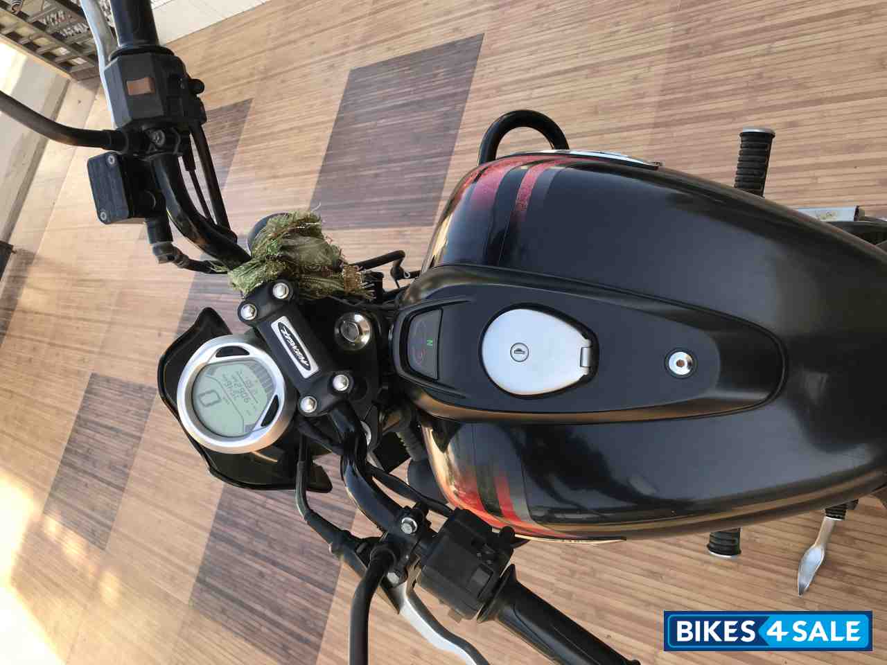 Matte Black Bajaj Avenger Street 220