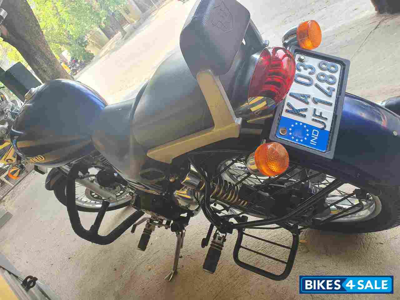 Royal Enfield Thunderbird 350 Royal Enfield Thunderbird 350