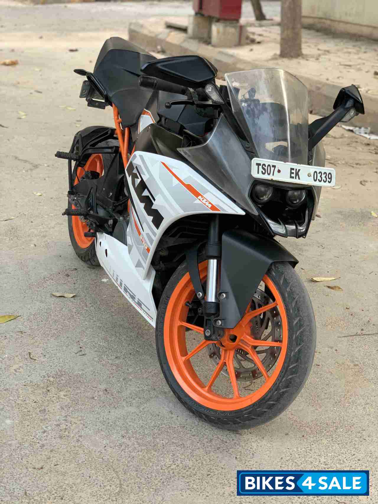 Stock KTM RC 390