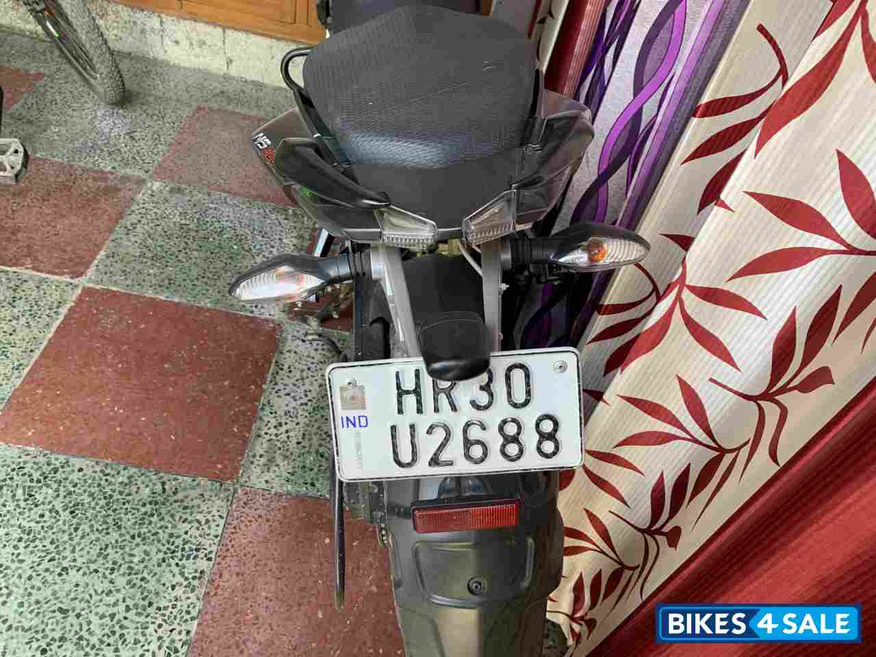 Black Bajaj Pulsar 200 NS