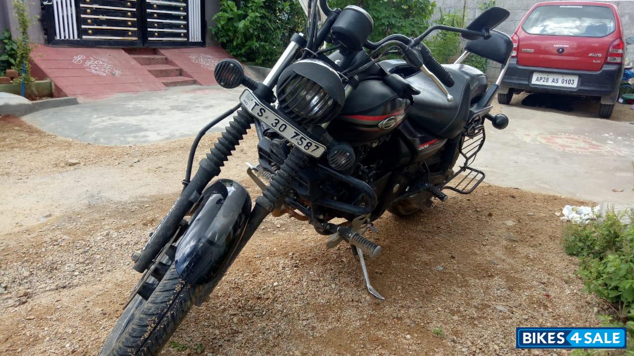 Black Bajaj Avenger Street 220