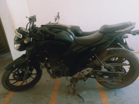 Black Yamaha FZ25