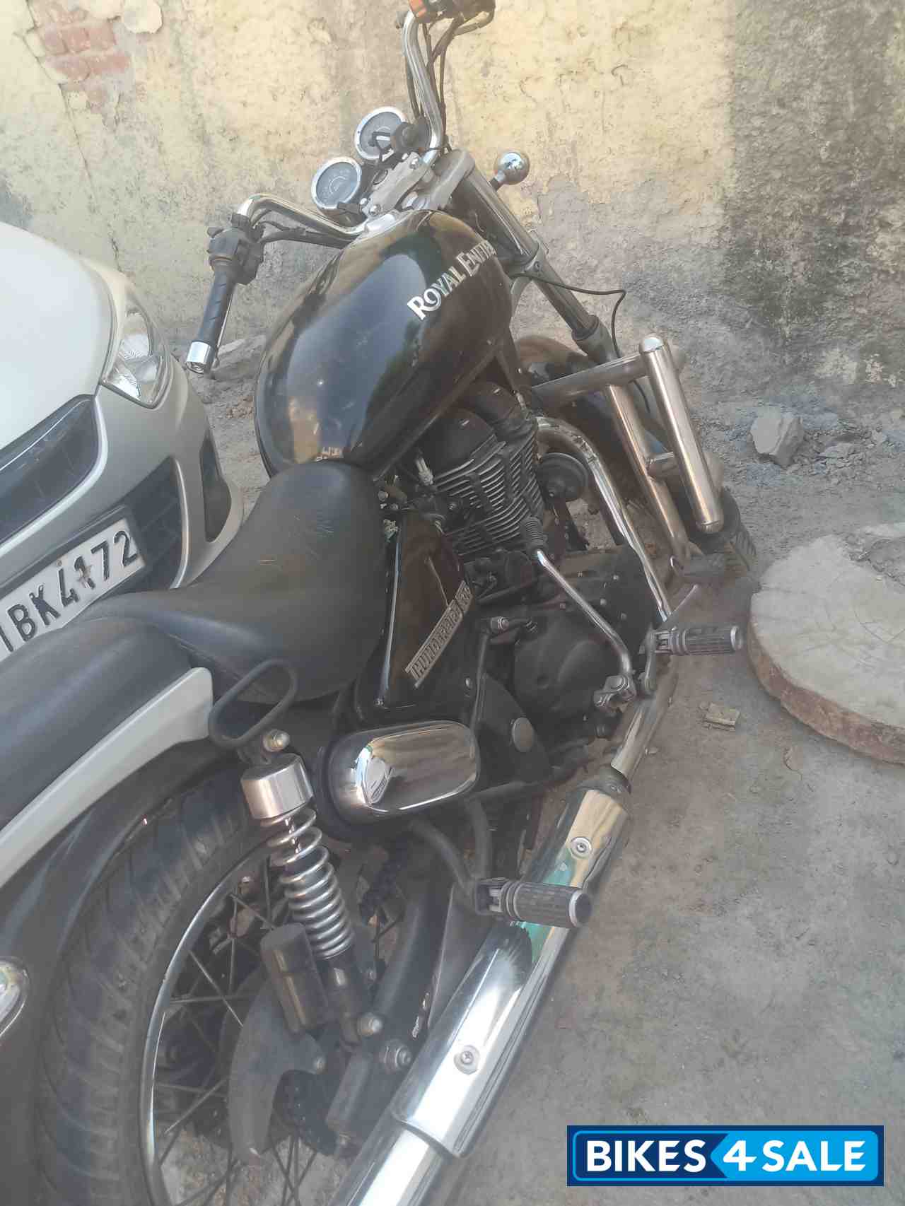 Black Royal Enfield Thunderbird 500