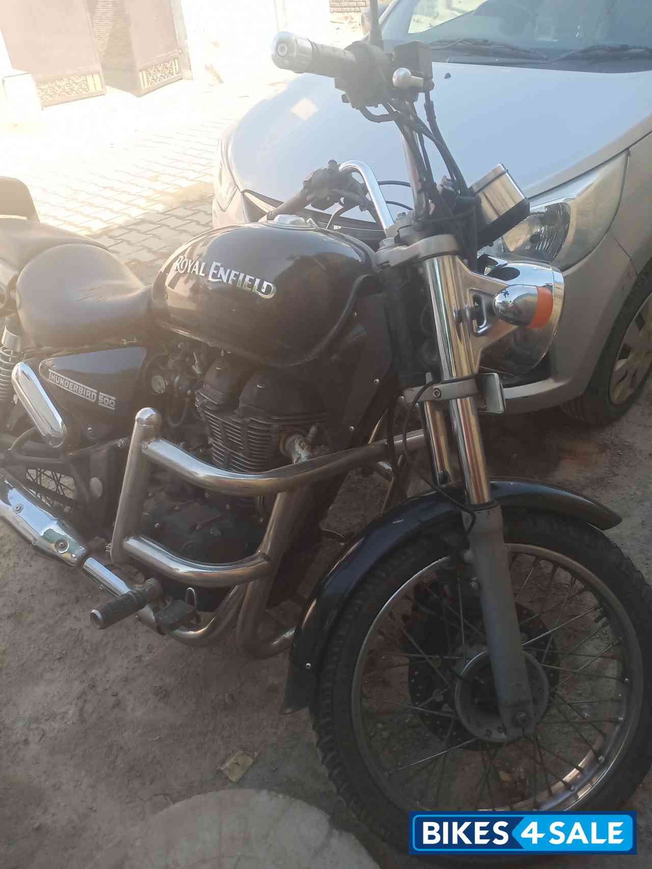 Black Royal Enfield Thunderbird 500