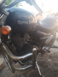 Black Royal Enfield Thunderbird 500