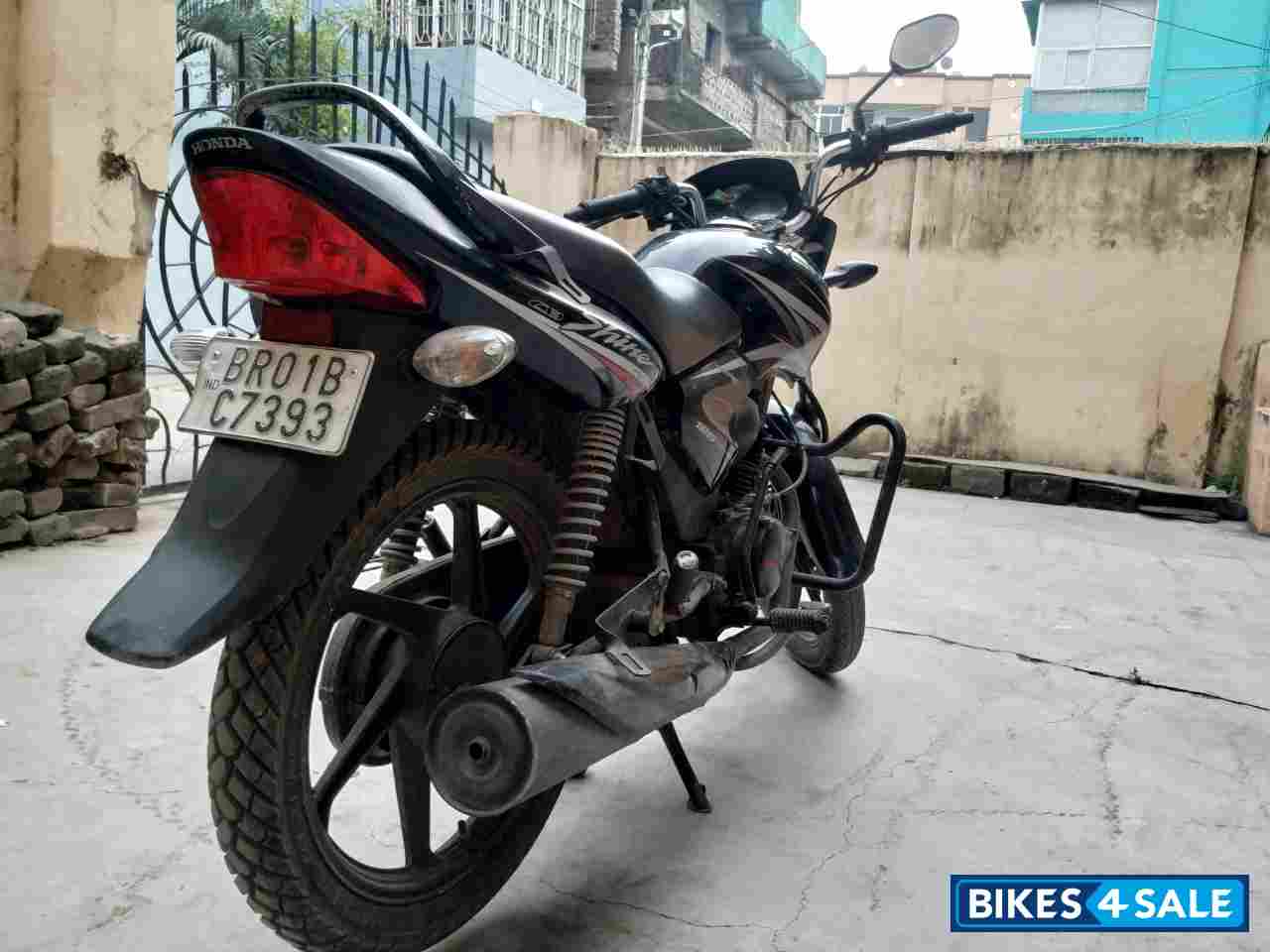 Black Honda Shine