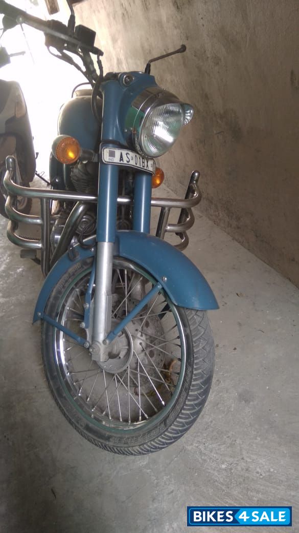 Royal Enfield Classic Squadron Blue Royal Enfield Classic Squadron Blue