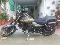 Bajaj Avenger Street 220