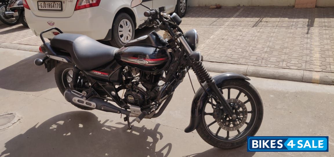 Black Bajaj Avenger Street 220