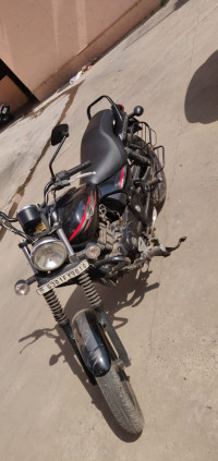 Black Bajaj Avenger Street 220