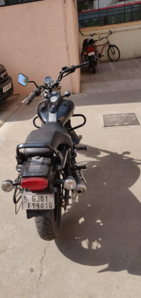 Black Bajaj Avenger Street 220