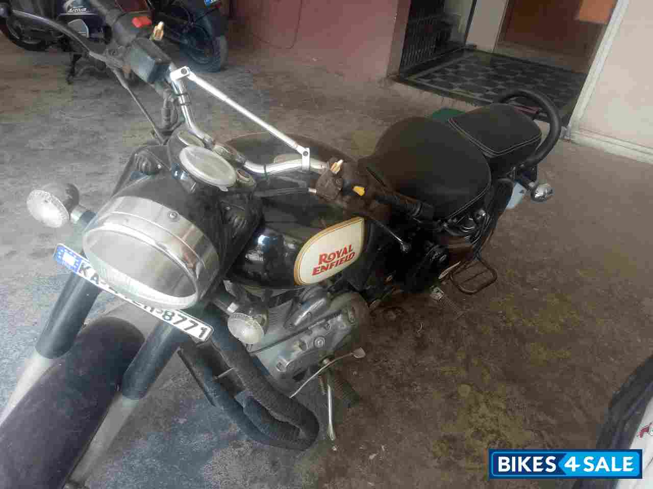 Black Royal Enfield Classic 350