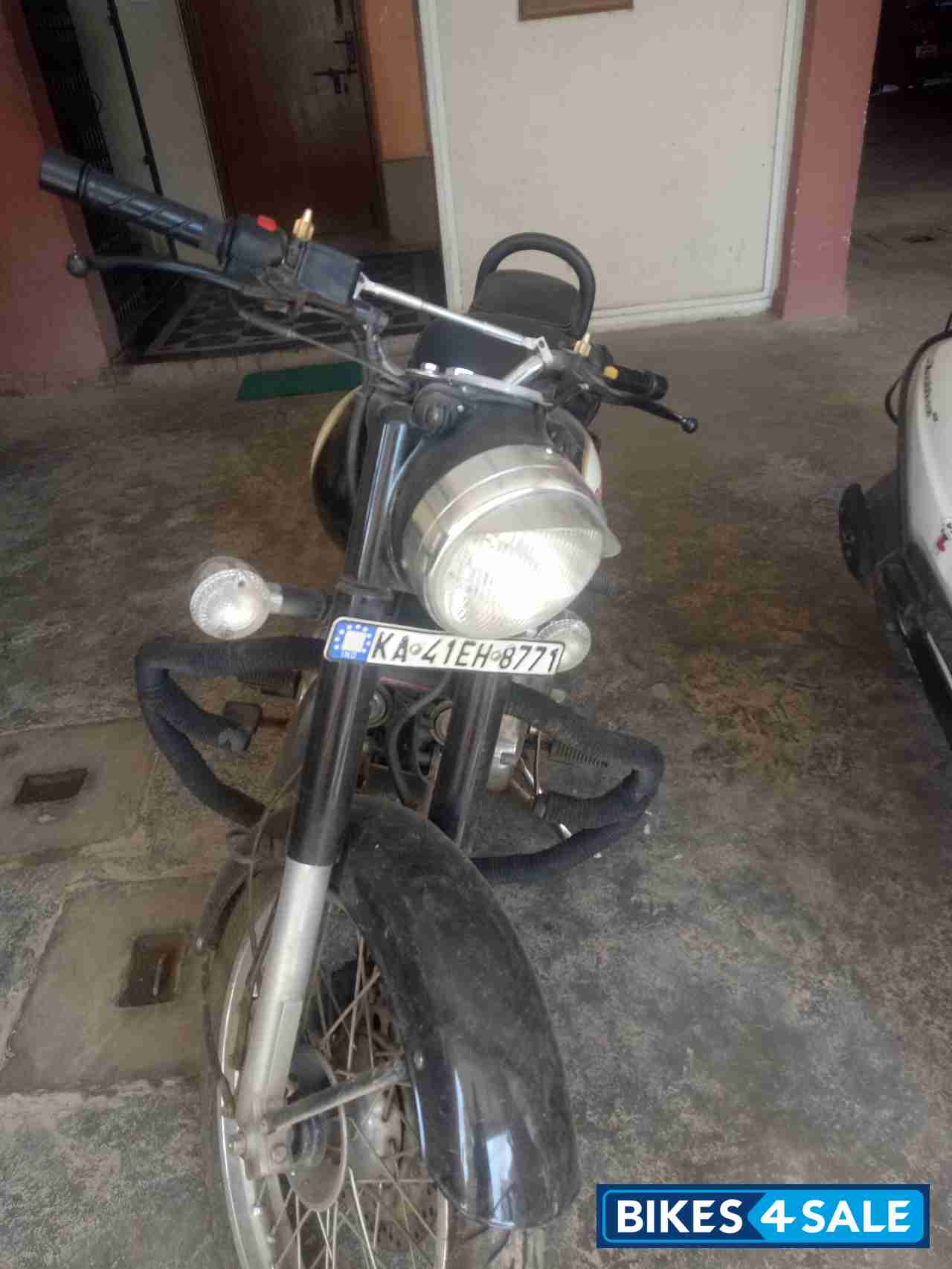 Black Royal Enfield Classic 350 Black Royal Enfield Classic 350