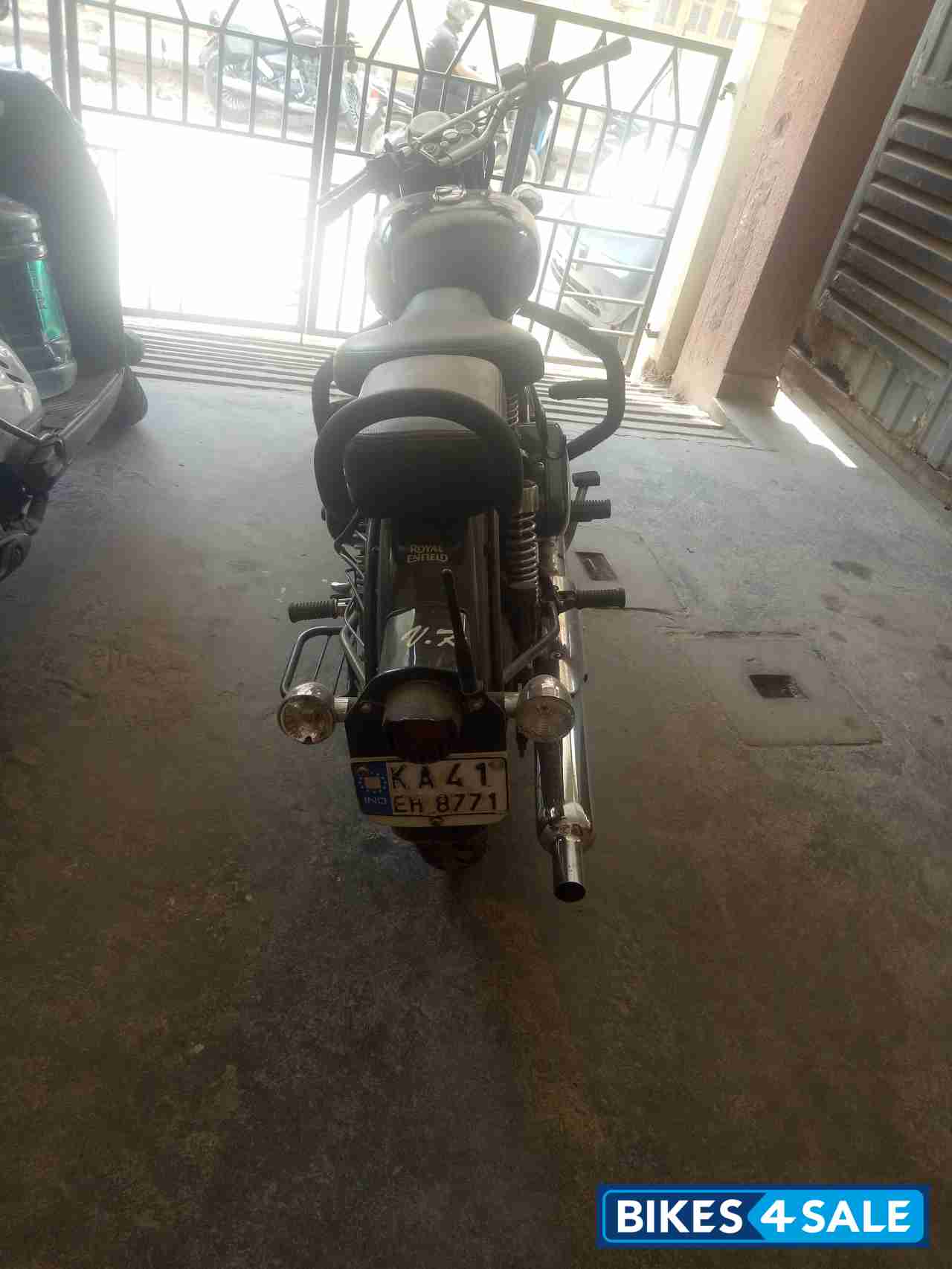 Black Royal Enfield Classic 350 Black Royal Enfield Classic 350