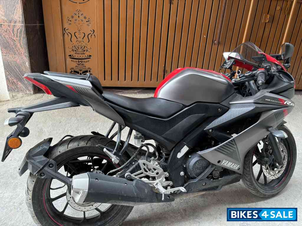 Thunder Grey Yamaha YZF R15 V3