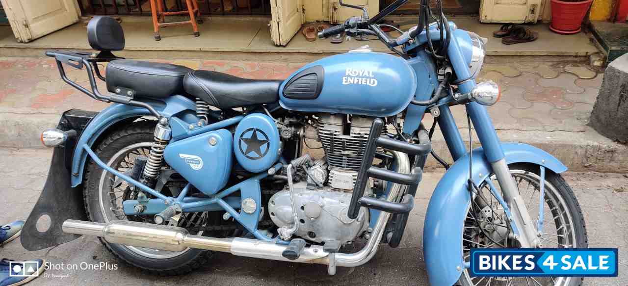 Squardon Blue Beast Royal Enfield Classic Squadron Blue